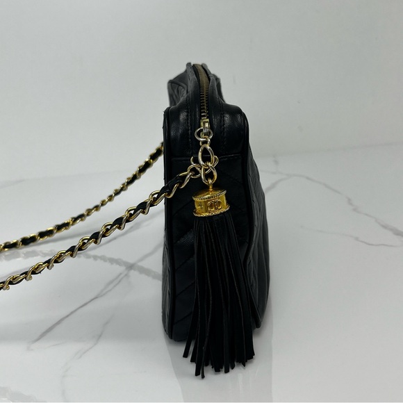 Chanel Vintage Camera Bag - Picture 3 of 6